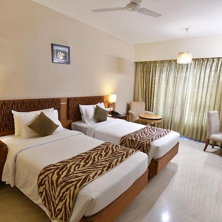 Pla Krishna Inn Tiruchirappalli Dış mekan fotoğraf