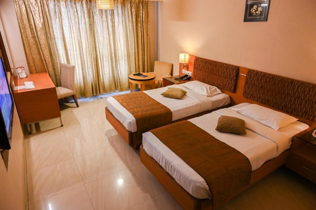 Pla Krishna Inn Tiruchirappalli Dış mekan fotoğraf