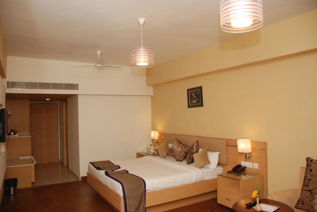 Pla Krishna Inn Tiruchirappalli Oda fotoğraf