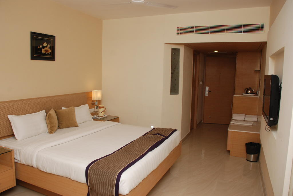 Pla Krishna Inn Tiruchirappalli Oda fotoğraf