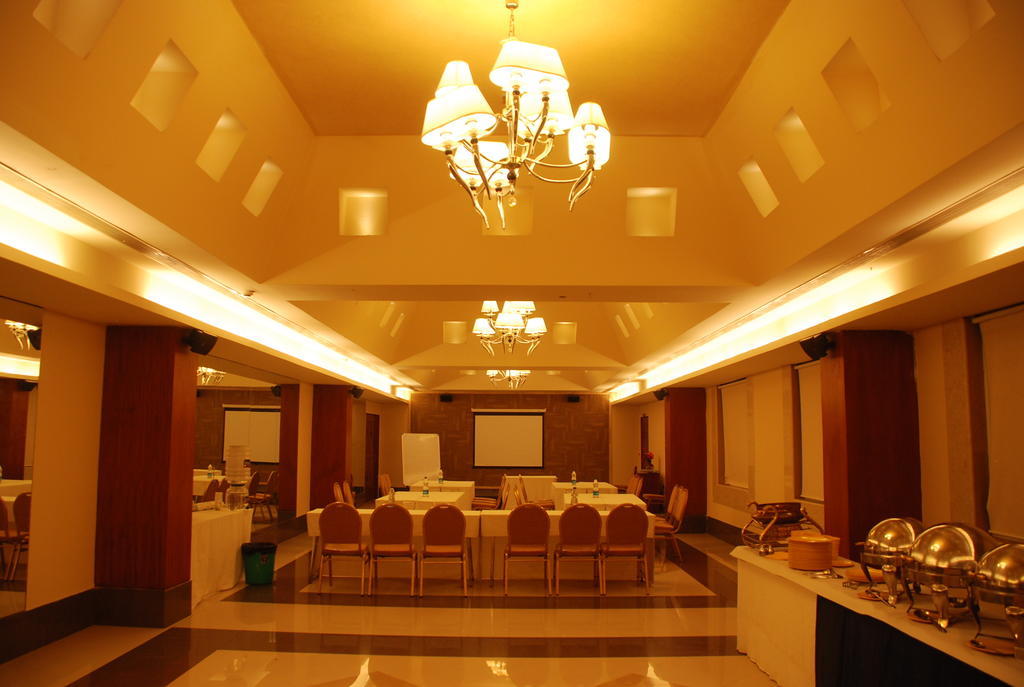 Pla Krishna Inn Tiruchirappalli Dış mekan fotoğraf