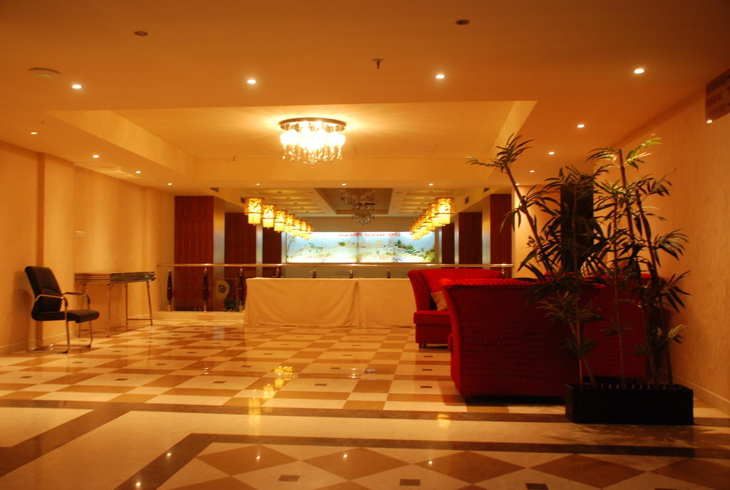 Pla Krishna Inn Tiruchirappalli Dış mekan fotoğraf